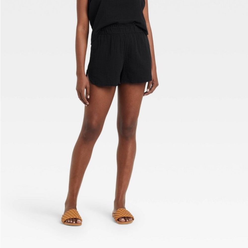 🆕 Women’s High-Rise Pull On Shorts